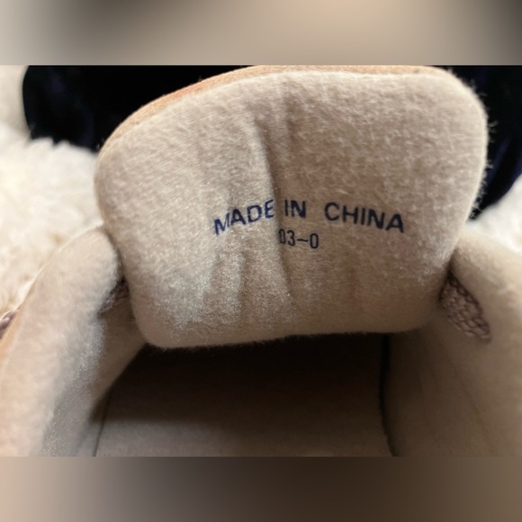 EUC Easy Spirit Women's Tan Beige Lace-Up Sneaker Flats Size 9 - Picture 4 of 10